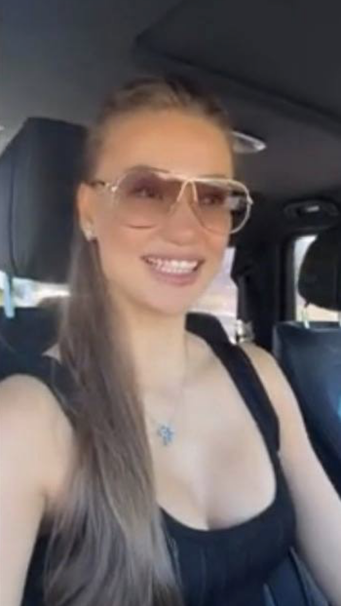 &quot;Завалите свое жало&quot;: владелица медведя из роз за полмиллиона выругалась на хейтеров